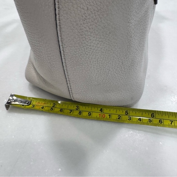 COACH Pebble Leather Taylor Medium Tote C Dangle Charm Chalk EUC - Picture 14 of 16